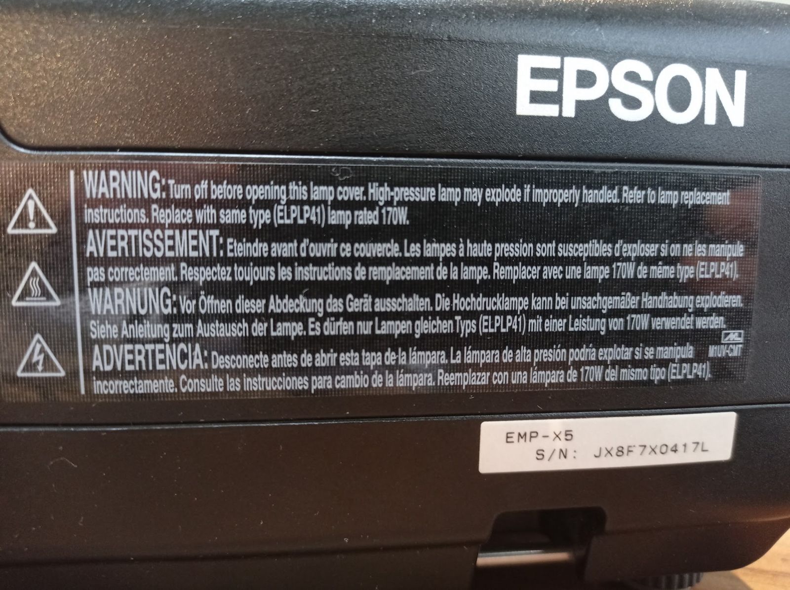 Proyector Epson PowerLite 77c - Imagen 4