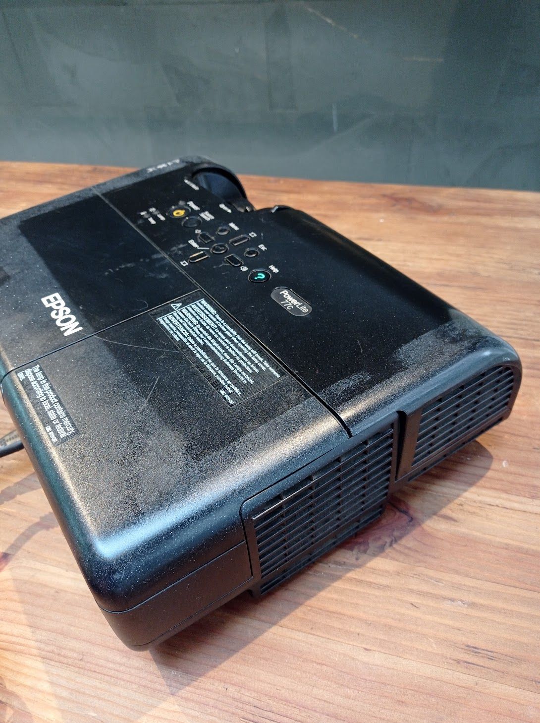 Proyector Epson PowerLite 77c - Imagen 6