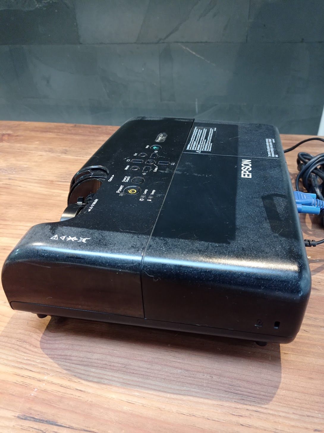 Proyector Epson PowerLite 77c - Imagen 7