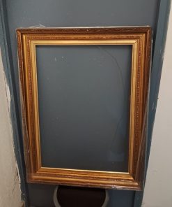 Marco madera dorado mediano