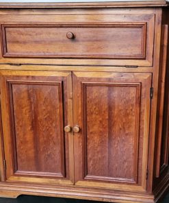 Mueble rack madera con puertas