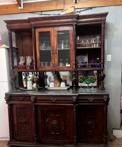 Trinche madera con cubierta mármol Gótico