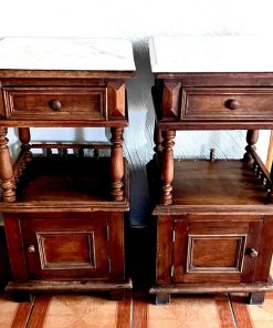 Par veladores altos mármol