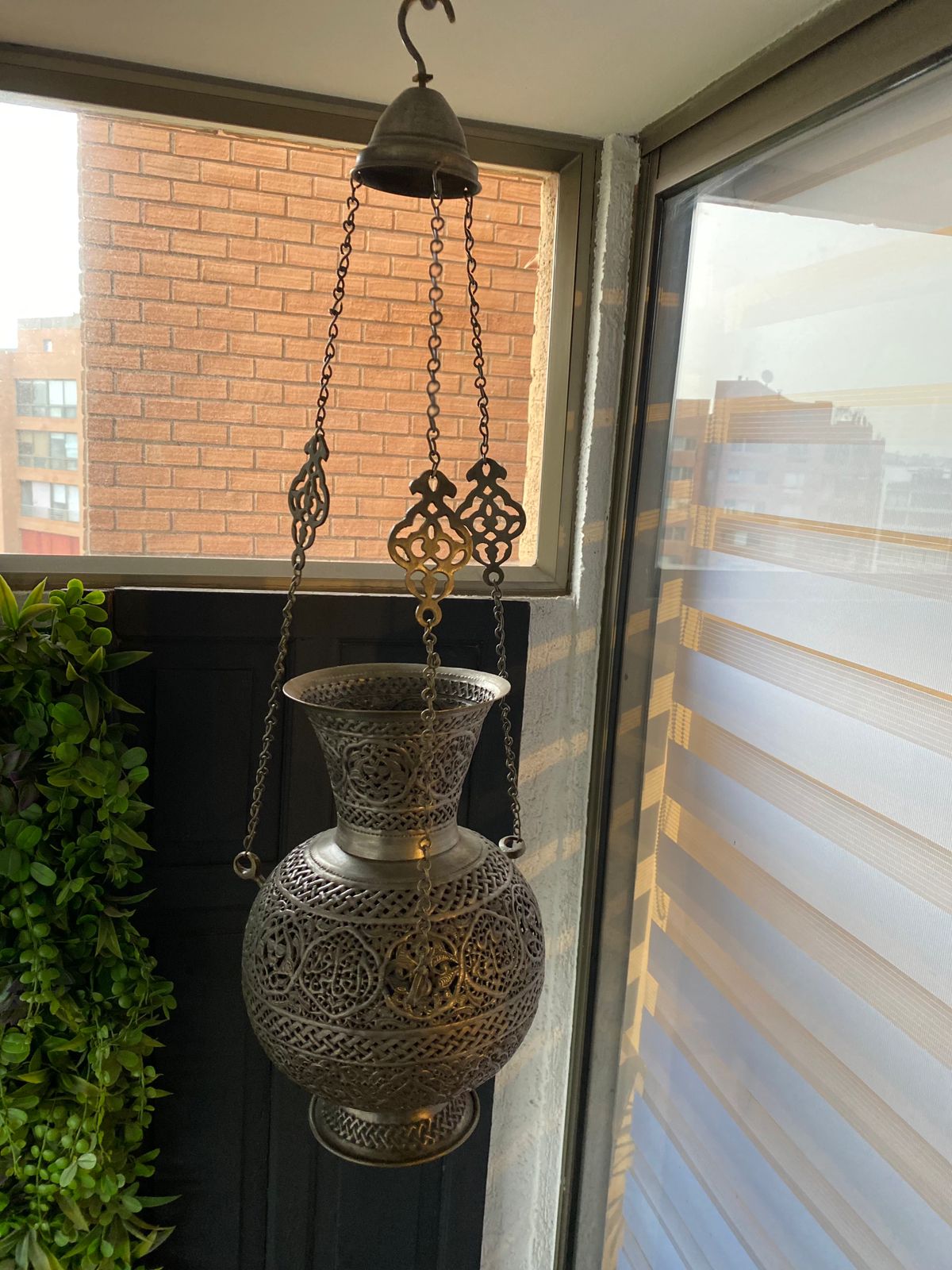 Lámpara de Bronce labrada a mano - Imagen 5