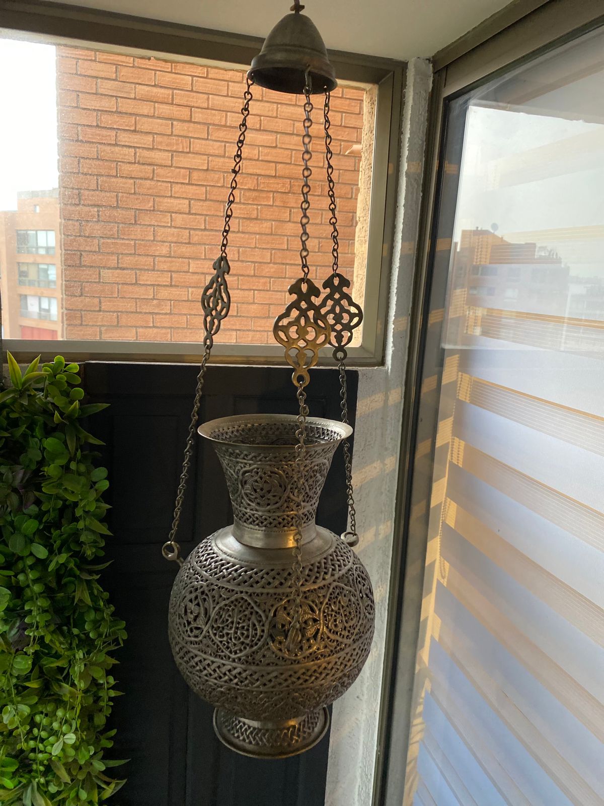 Lámpara de Bronce labrada a mano - Imagen 7