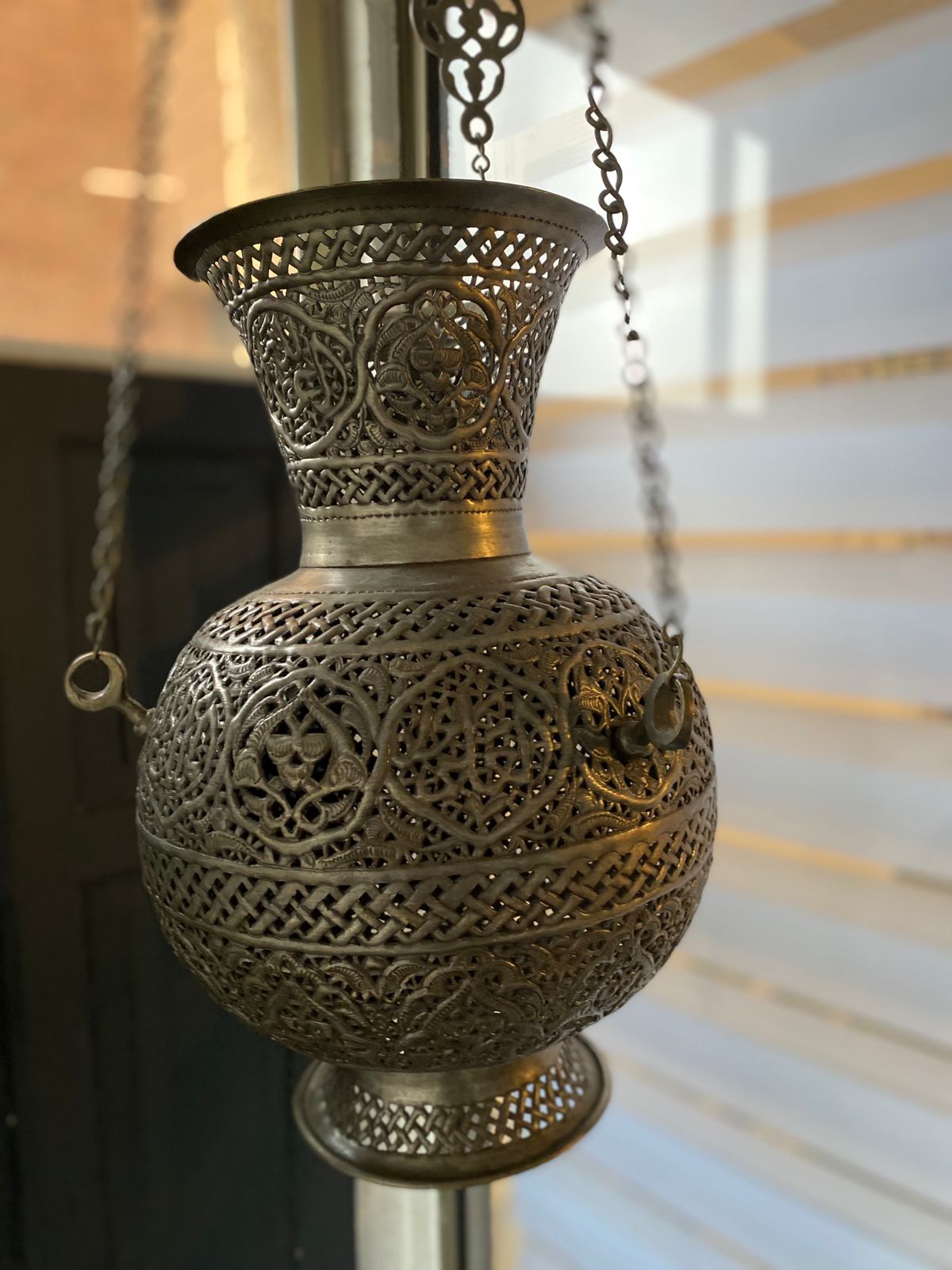 Lámpara de Bronce labrada a mano - Imagen 4