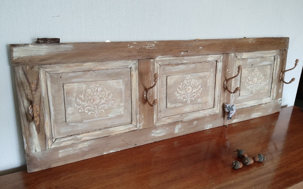 Perchero de madera rustico