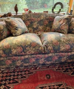 Sofá 3 cuerpos floreados