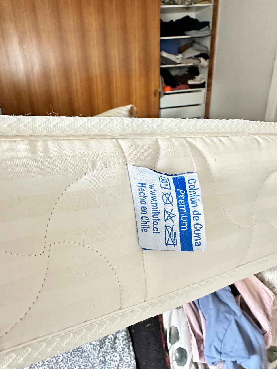 Cuna madera blanca con ropa de cama - Imagen 5