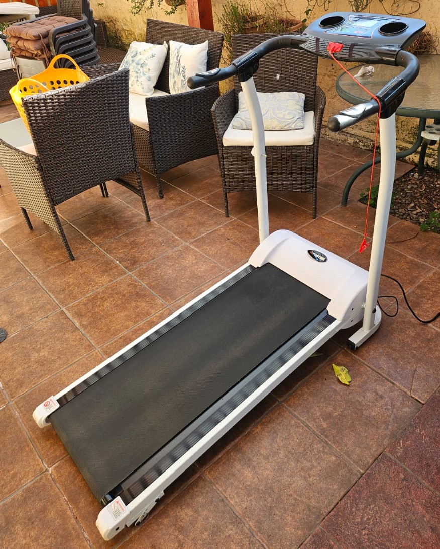 Trotadora eléctrica plegable 1.5 HP BASKO FITNESS - Imagen 2