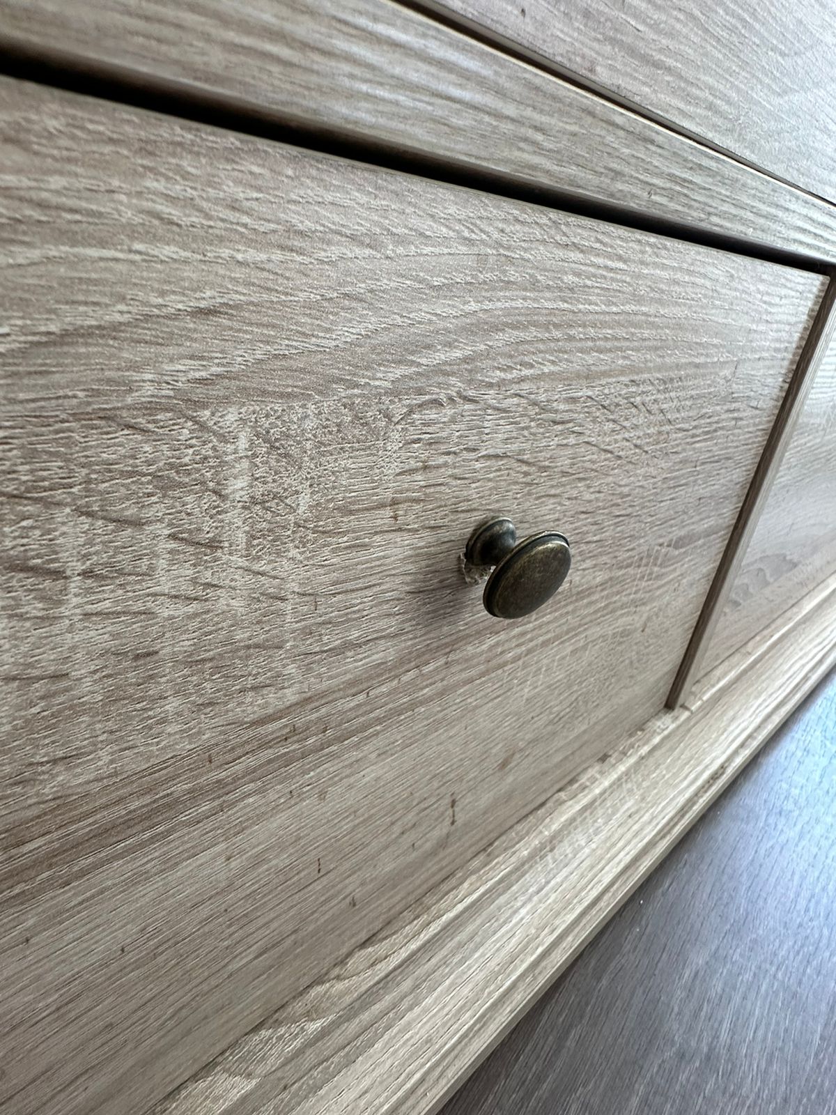 Cómoda cajonera 8 cajones enchapada - Imagen 6