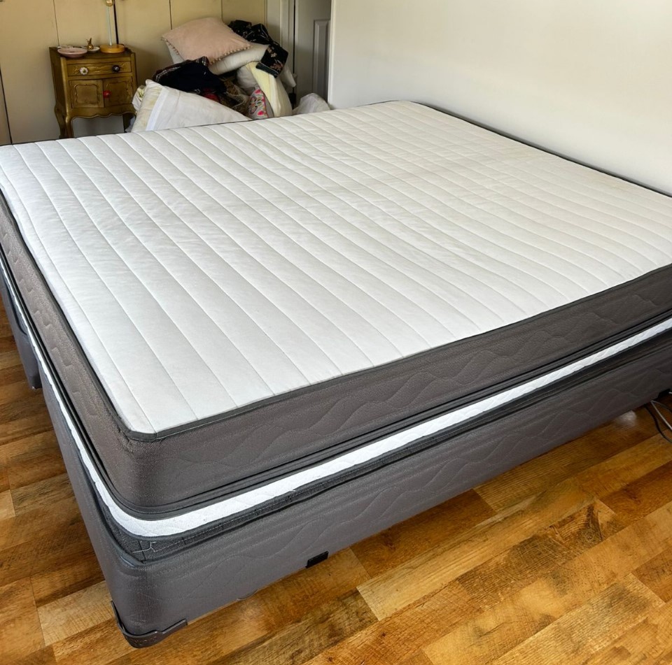 Cama Queen Style 6 Rosen