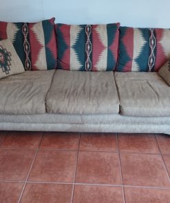 Sofá 3 cuerpos tela gris/beige