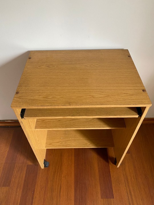 Mueble seccional de madera con ruedas - Imagen 2