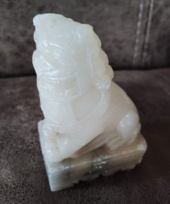 Figura león Fu tallado