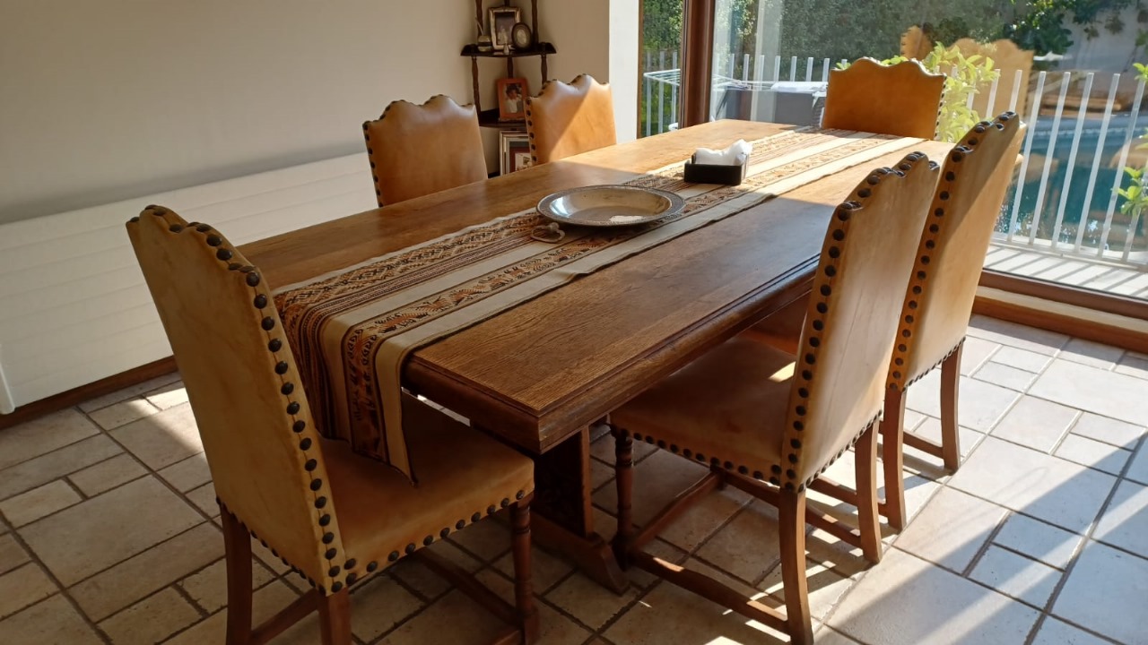 Juego de comedor madera 6 sillas y 2 sitiales