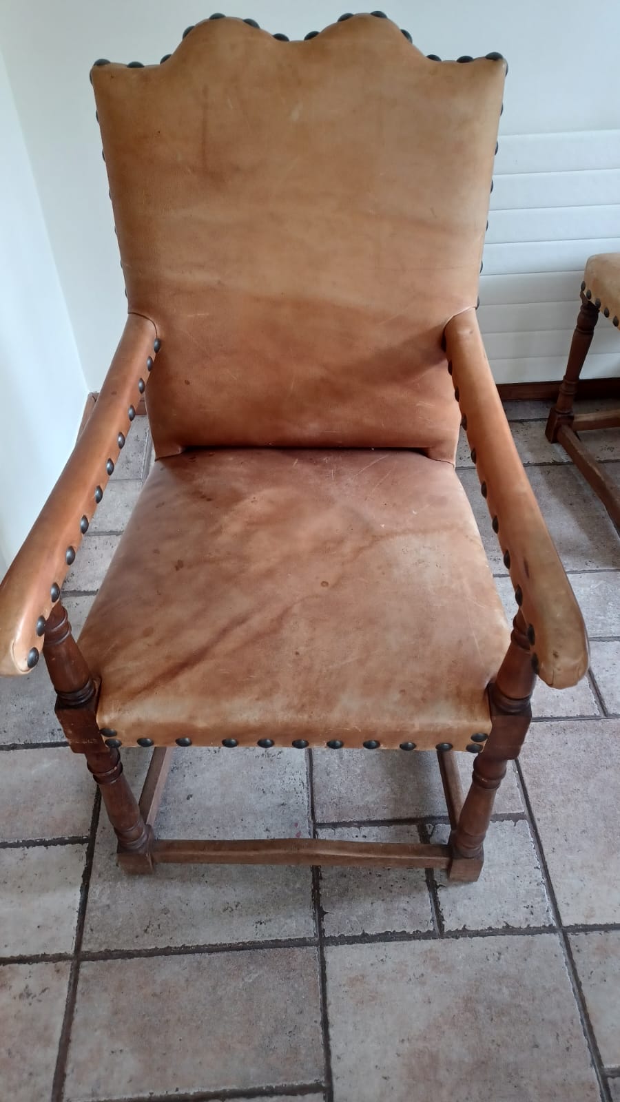 Juego de comedor madera 6 sillas y 2 sitiales - Imagen 8