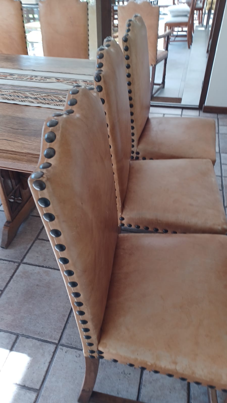 Juego de comedor madera 6 sillas y 2 sitiales - Imagen 11