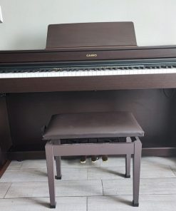 Piano digital vertical Celviano