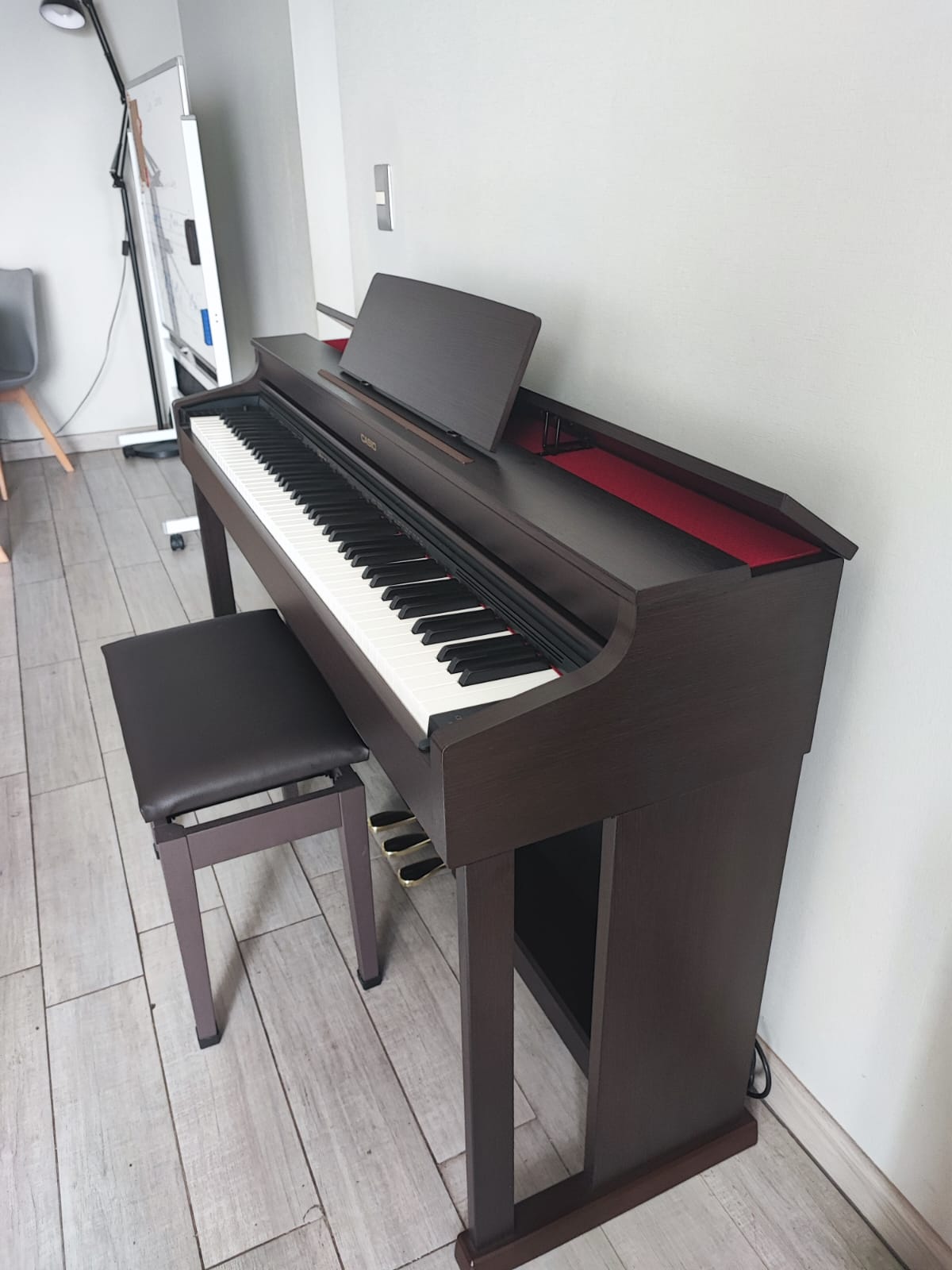 Piano digital vertical Celviano - Imagen 3