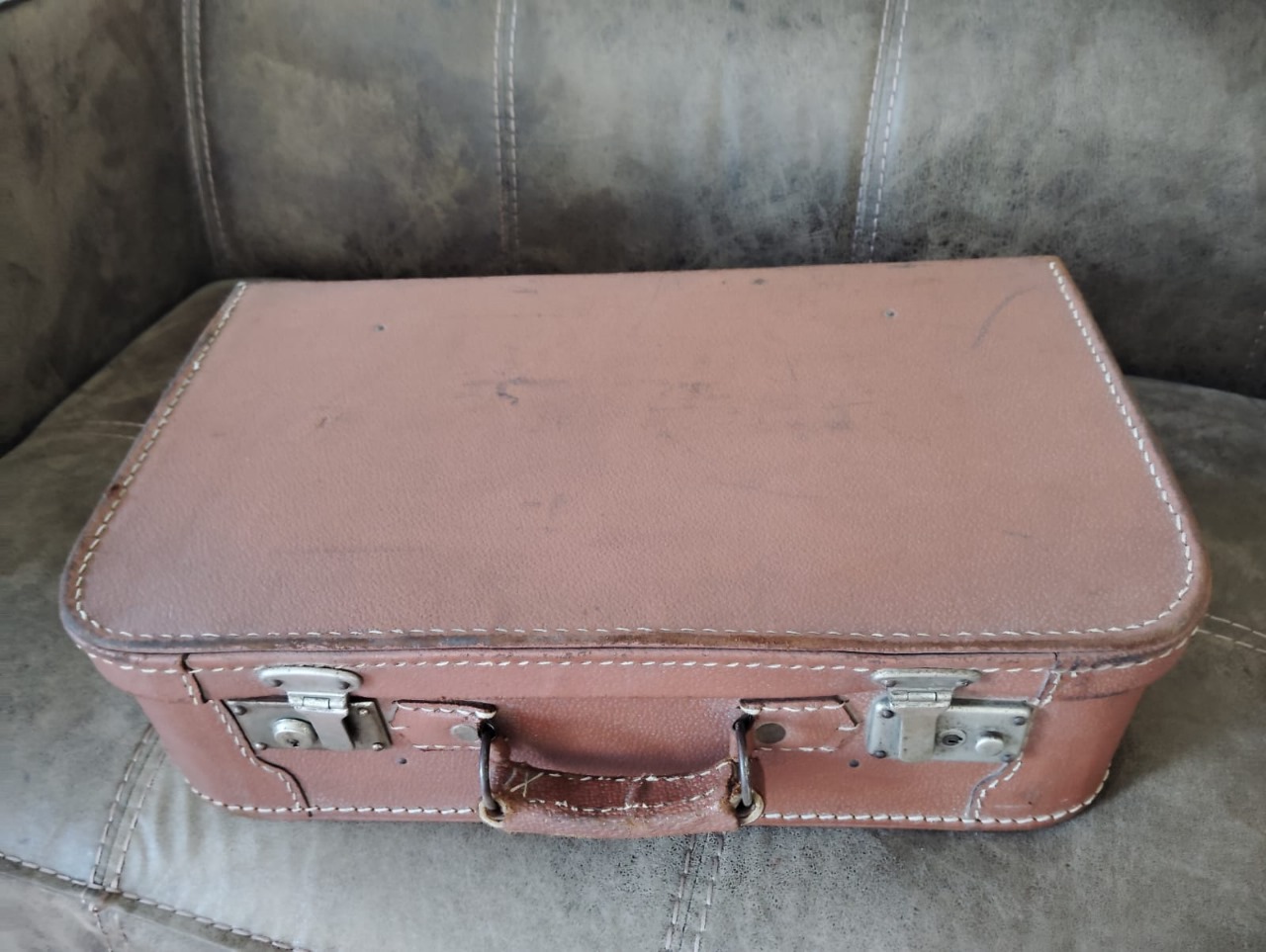 Maleta de cuero vintage 1950