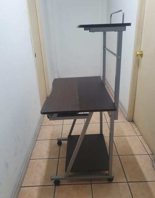 Escritorio computador alto - Imagen 2