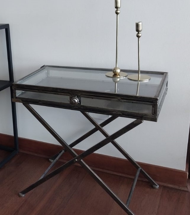 Mesa lateral vidrio abatible