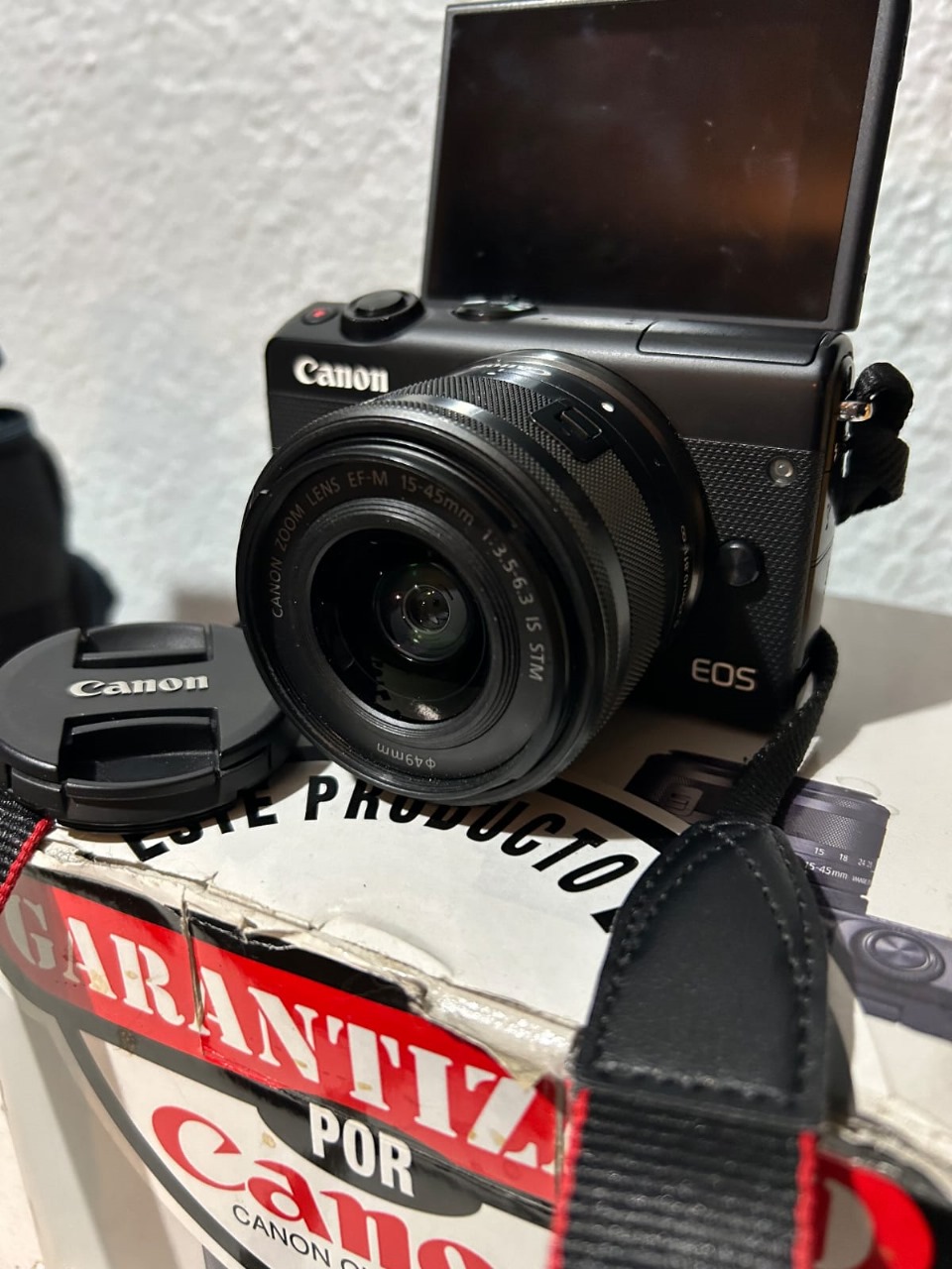 Cámara fotográfica Canon M100
