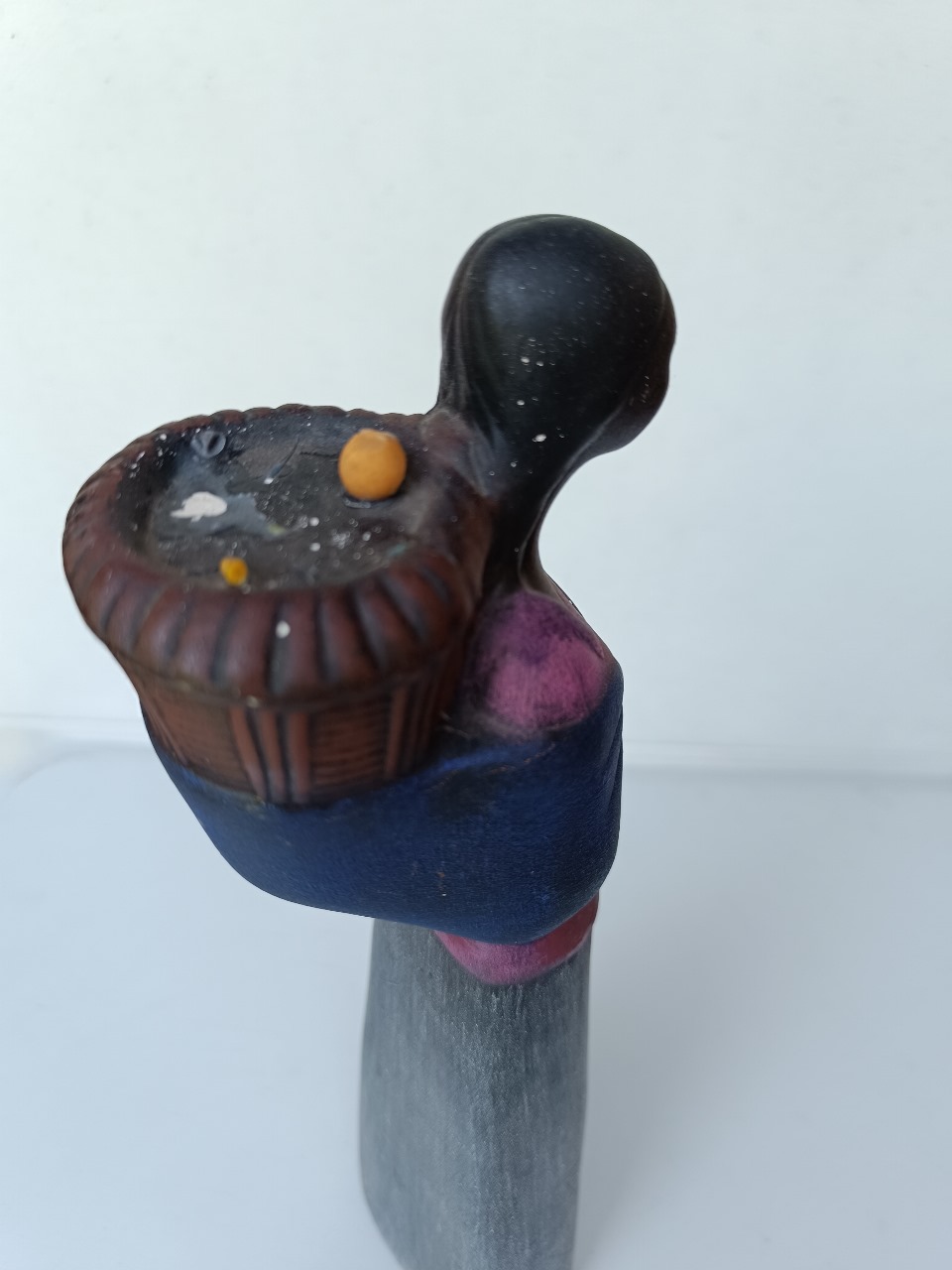 Figura mujer con manta azul cerámica Mexicana - Imagen 2