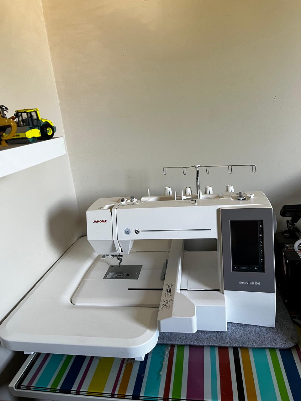 Bordadora Janome MC550e - Imagen 3