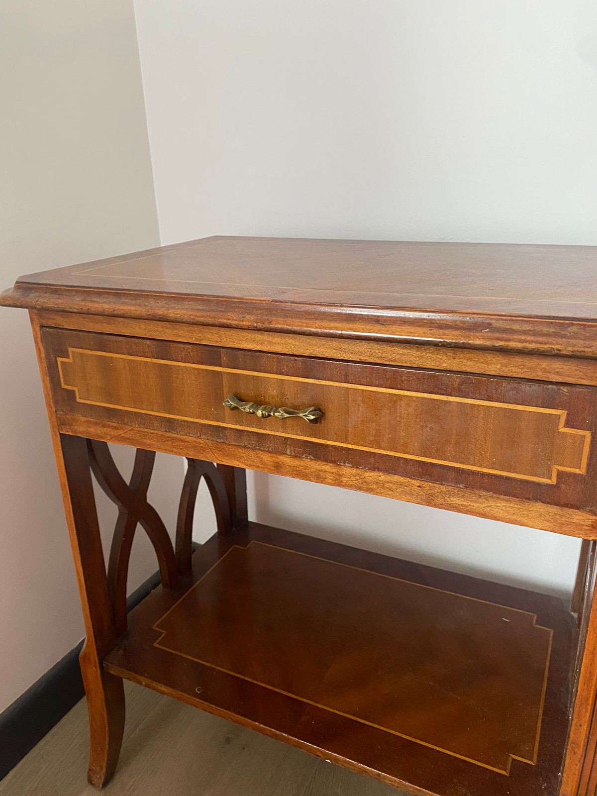 Par veladores mesa lateral con marquetería - Imagen 2