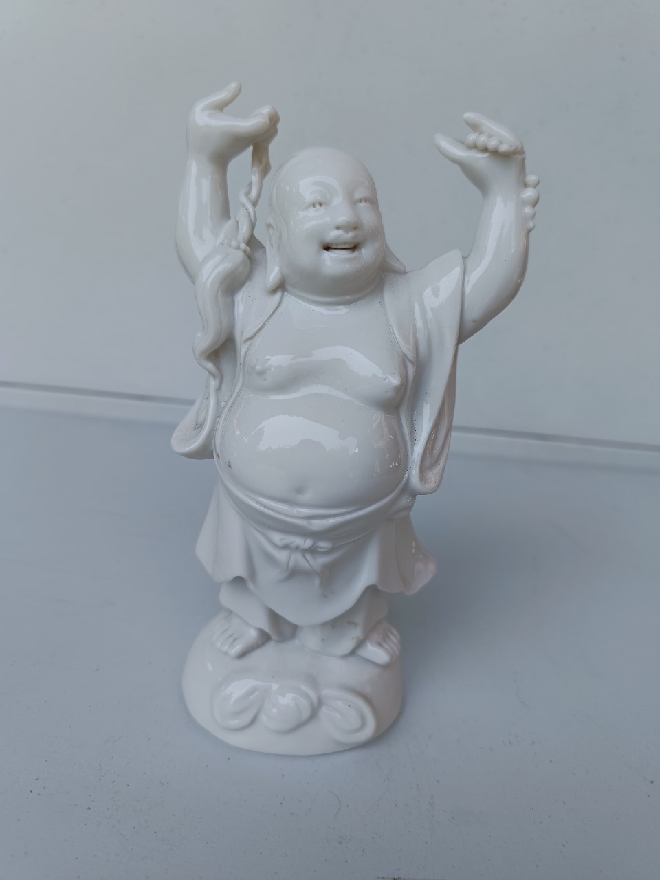 Figura china de Buda porcelana blanca
