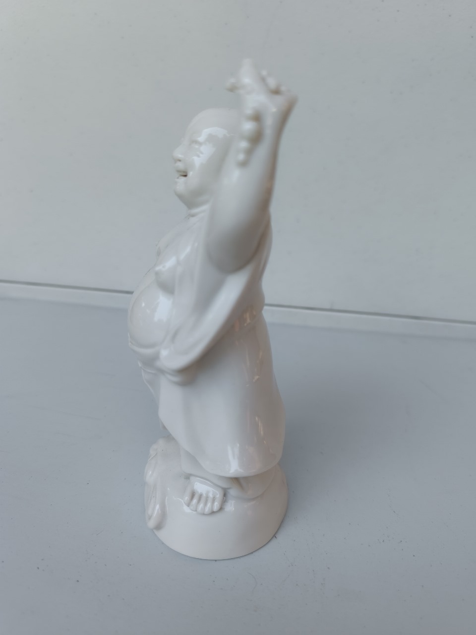 Figura china de Buda porcelana blanca - Imagen 3
