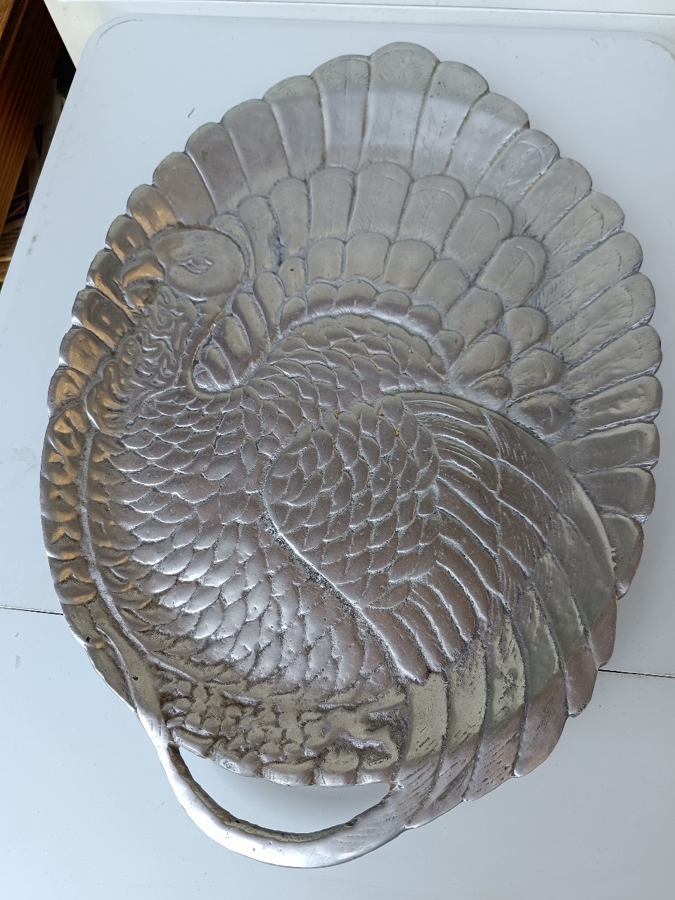 Fuente con tallado pavo Peltre - Imagen 3