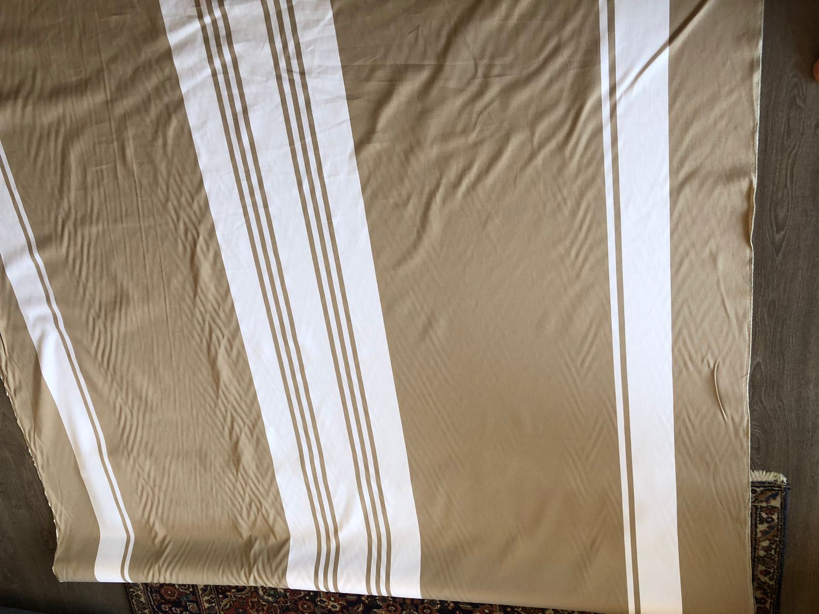 Genero de algodón café y rayas blancas - Imagen 2