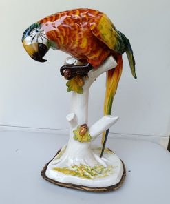 Figura guacamayo en tronco porcelana Bavaria