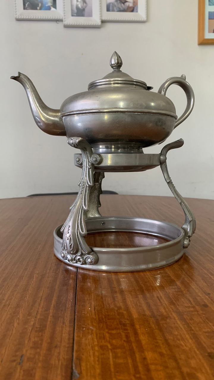 Tetera Plaque antigua con soporte