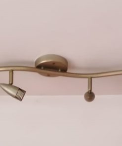 Lámpara de techo tipo barra metálica 