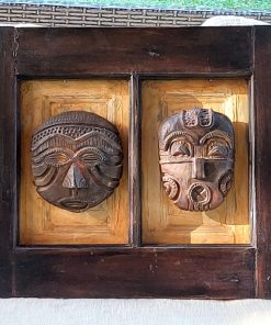 Cuadro mascaras relieve cerámica