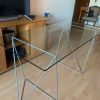Escritorio vidrio y base de metal