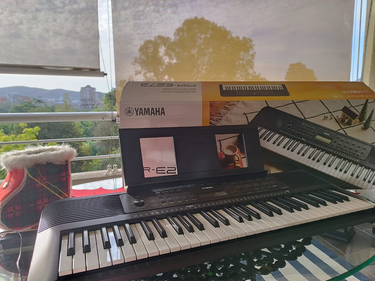 Teclado Yamaha 61 teclas portátil - Imagen 2