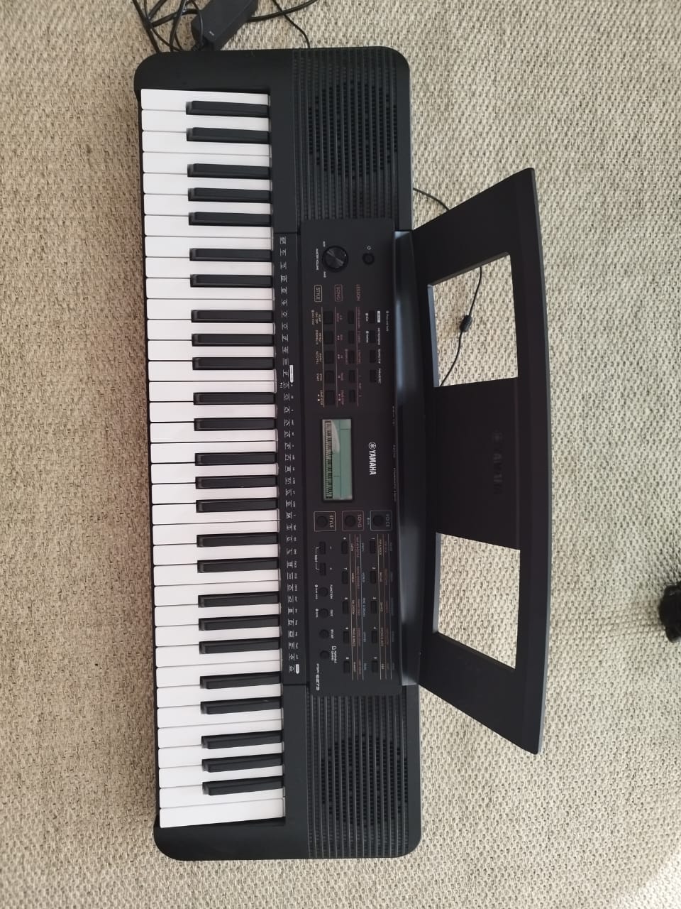 Teclado Yamaha 61 teclas portátil - Imagen 3