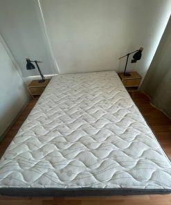 Cama 2 plazas europea con veladores