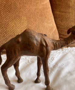 Figura Camello cuero