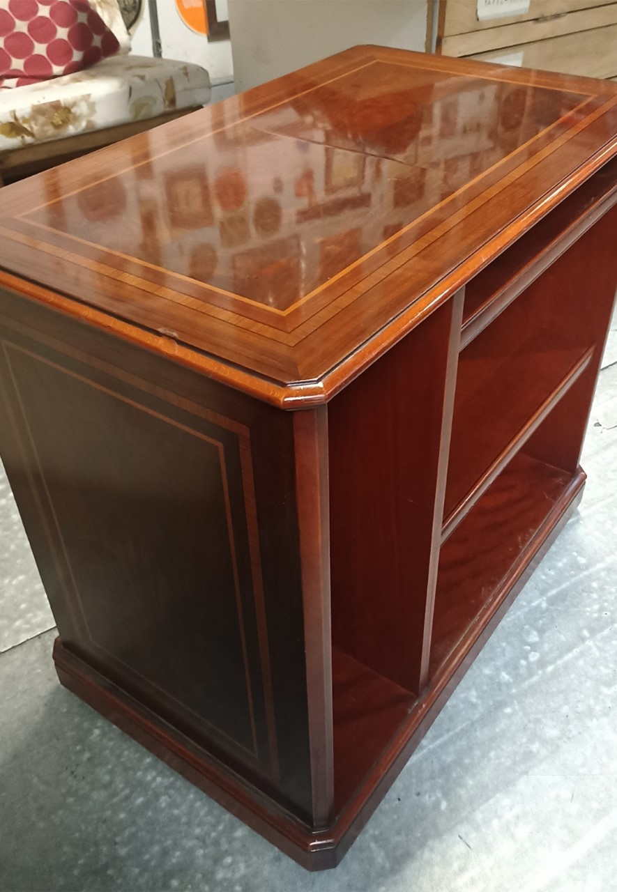 Rack TV con marquetería