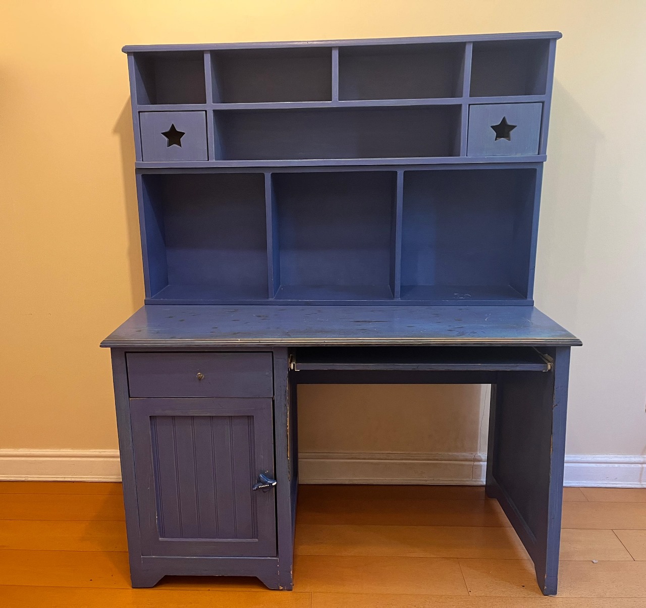 Escritorio con repisa Naif azul