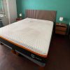 Cama King Zinus con veladores