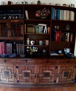 Mueble librero tallado 4 puertas