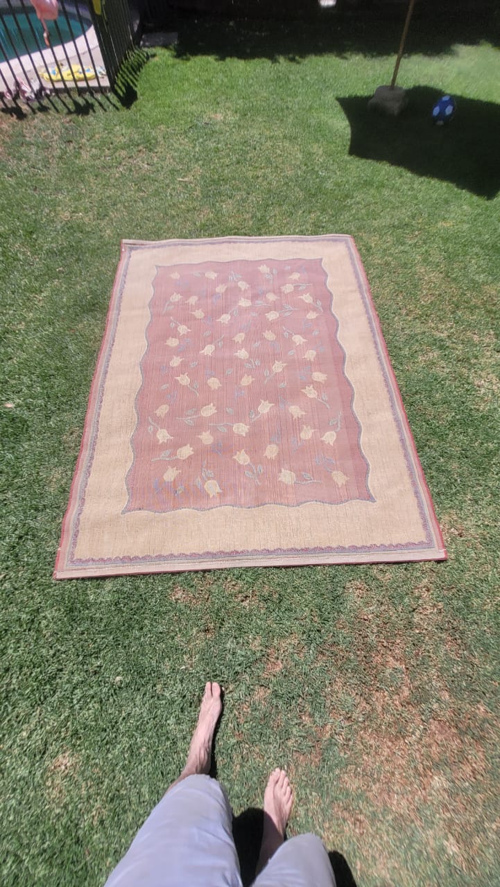 Alfombra flores burdeos - Imagen 3