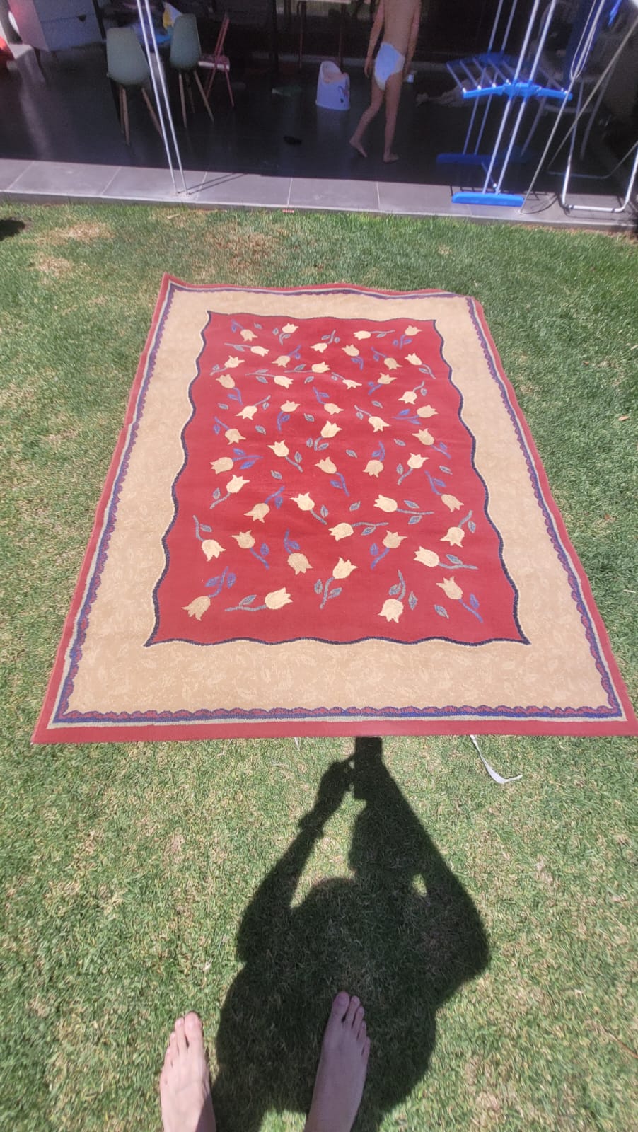 Alfombra flores burdeos - Imagen 5